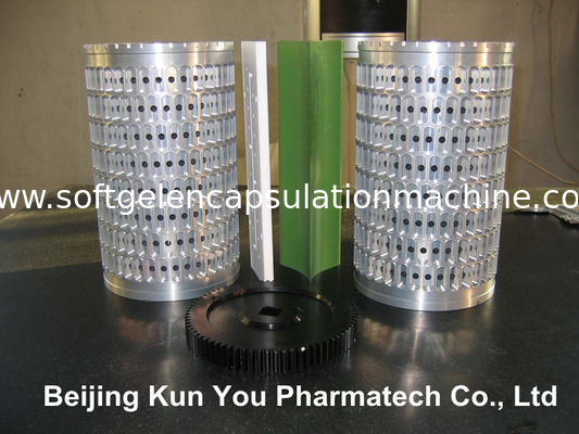 de Inkapseling die van 6 en 7 duimsoftgel Machine met Servomotor 50000 - 70000 Capsules/H maken